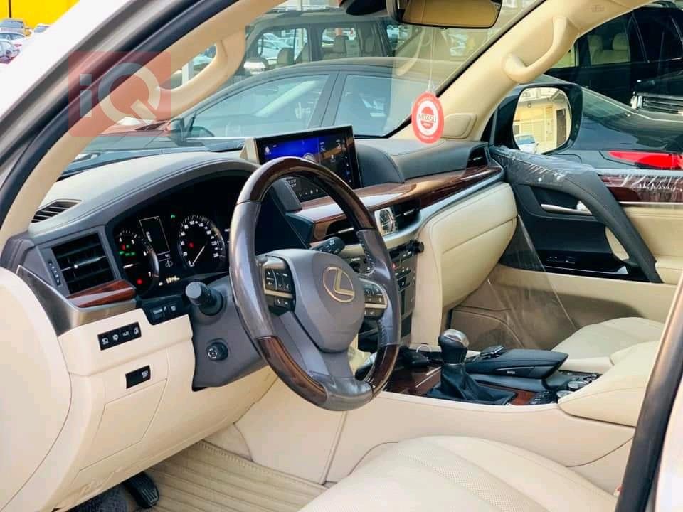 Lexus LX